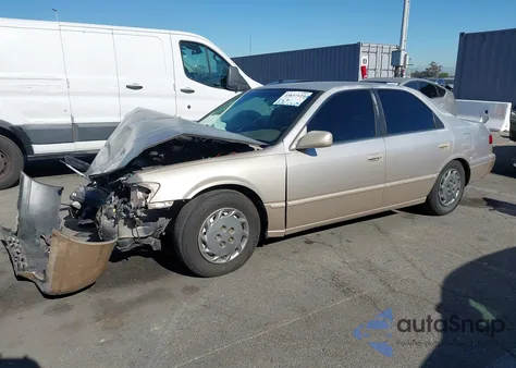 1999 Toyota Camry Le из США, поврежденный, VIN 4T1BG22K2XU890501